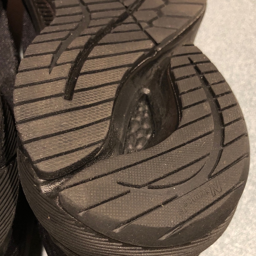 New Balance Women’s Black Athletic Shoes - Picture 9 of 12